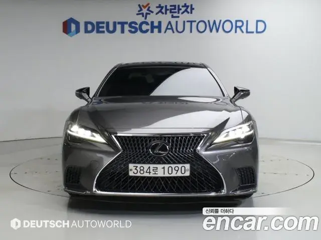 Lexus LS500 2021 — Photo 17/20