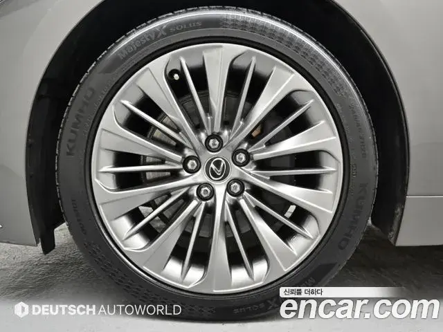 Lexus LS500 2021 — Photo 3/20
