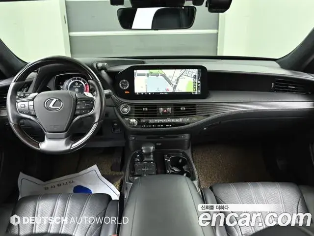 Lexus LS500 2021 — Photo 5/20