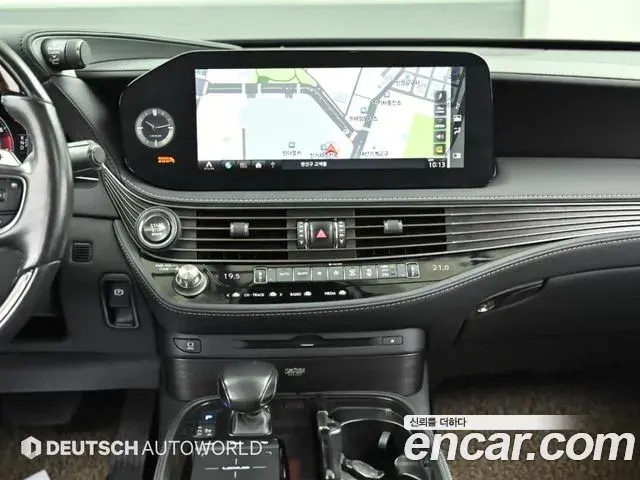 Lexus LS500 2021 — Photo 18/20