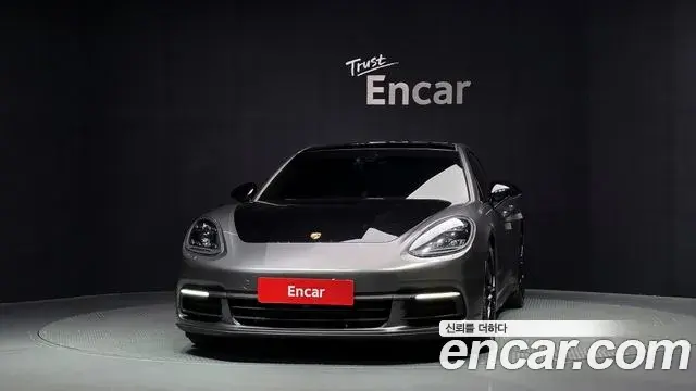 Porsche Panamera 2018 — Фото 3/20