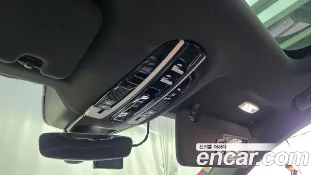 Porsche Panamera 2018 — Фото 17/20