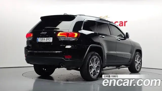 Jeep Grand Cherokee 2020 — Photo 2/20