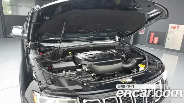 Jeep Grand Cherokee 2020 — Photo 6/20
