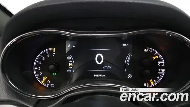 Jeep Grand Cherokee 2020 — Photo 8/20