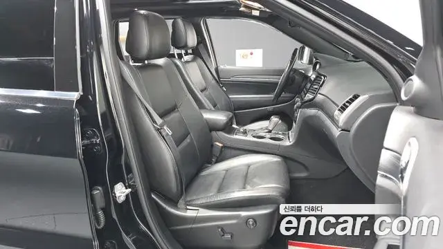 Jeep Grand Cherokee 2020 — Photo 11/20