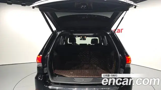 Jeep Grand Cherokee 2020 — Photo 20/20