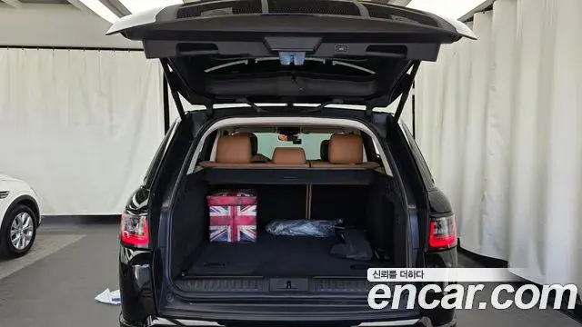 Land Rover Range Rover Sport 2019 — ფოტო 20/34