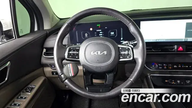 Kia Carnival 2023 — Photo 14/20