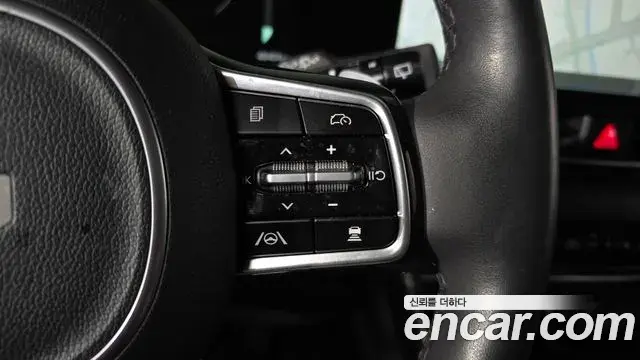 Kia Carnival 2023 — Photo 17/20