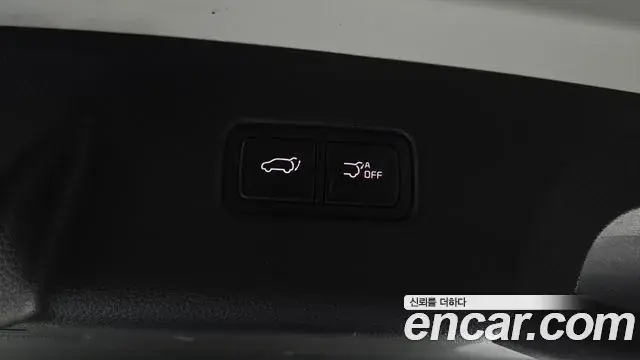 Kia Carnival 2023 — Photo 18/20