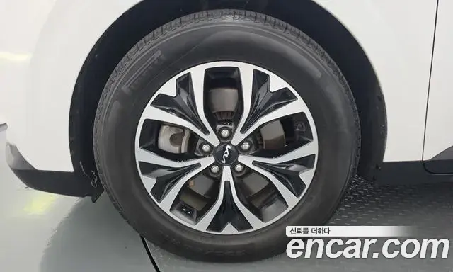 Kia Carnival 2022 — Photo 5/20