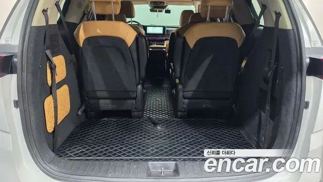 Kia Carnival 2022 — Photo 17/20