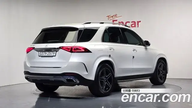 Mercedes-Benz GLE-Class 2019 — ფოტო 2/20