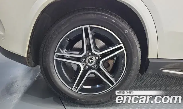 Mercedes-Benz GLE-Class 2019 — ფოტო 5/20