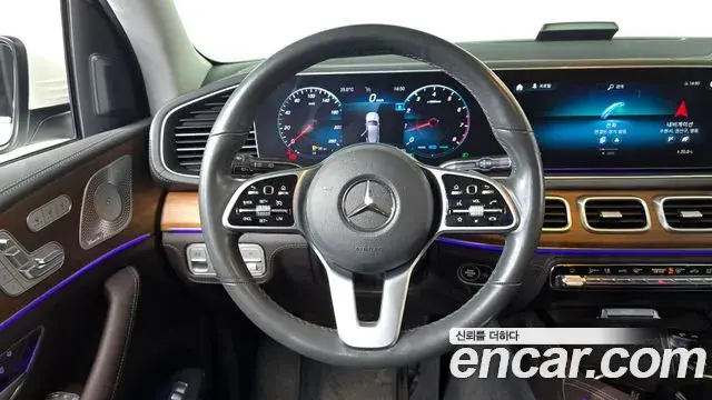 Mercedes-Benz GLE-Class 2019 — ფოტო 13/20