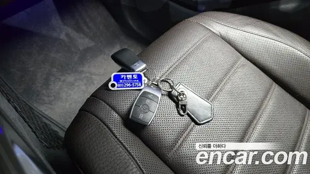 Mercedes-Benz GLE-Class 2019 — ფოტო 15/20