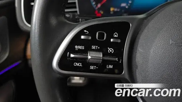 Mercedes-Benz GLE-Class 2019 — ფოტო 16/20
