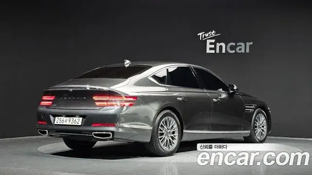 Genesis Electrified G80 2022 — Photo 2/20