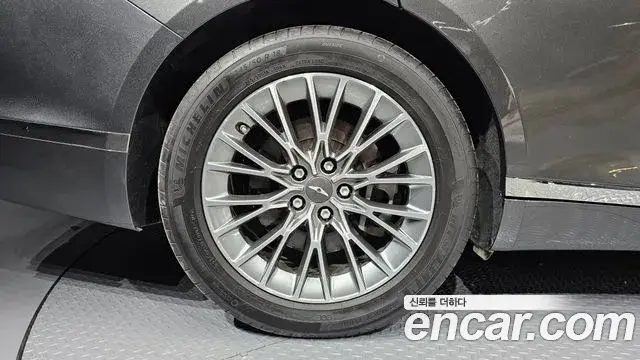 Genesis Electrified G80 2022 — Photo 5/20