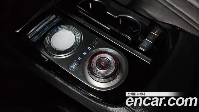 Genesis Electrified G80 2022 — Photo 9/20
