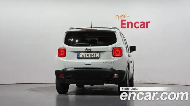 Jeep Renegade 2021 — Фото 4/20