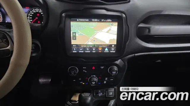 Jeep Renegade 2021 — Фото 13/20