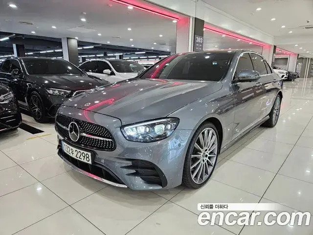 Mercedes-Benz E-Class 2022 — Photo 20/20