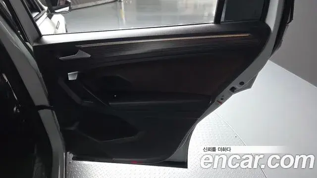 Volkswagen Tiguan Allspace 2023 — Şəkil 11/36