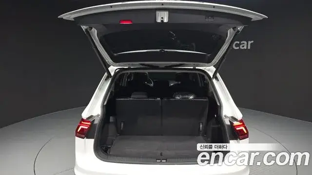 Volkswagen Tiguan Allspace 2023 — Şəkil 10/36