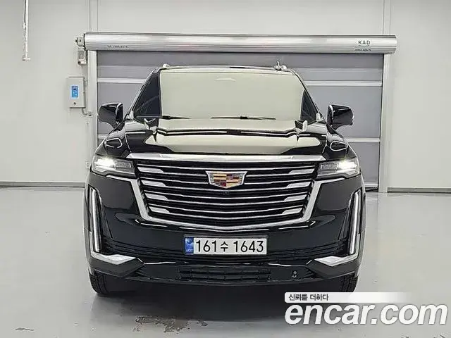 Cadillac Escalade 2023 — ფოტო 12/19