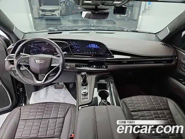 Cadillac Escalade 2023 — ფოტო 8/19