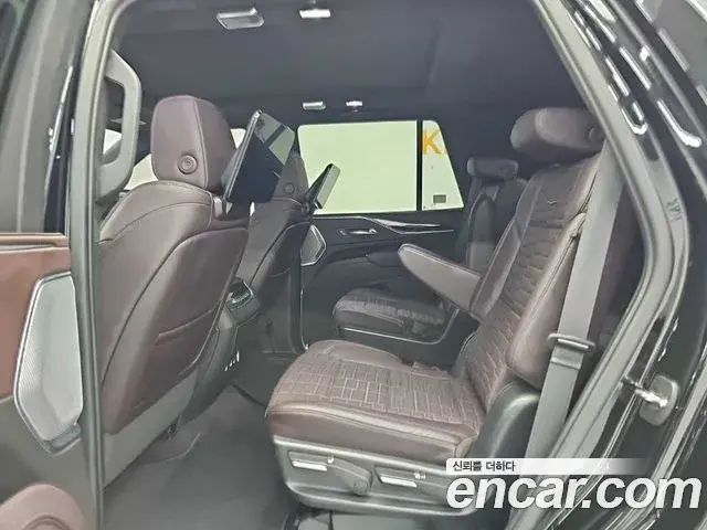 Cadillac Escalade 2023 — ფოტო 3/19