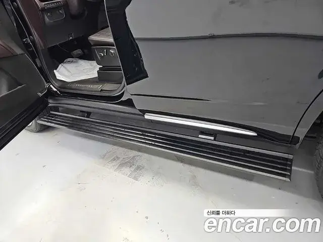Cadillac Escalade 2023 — ფოტო 13/19