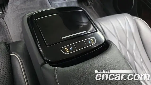 Genesis Electrified G80 2020 — Photo 18/20