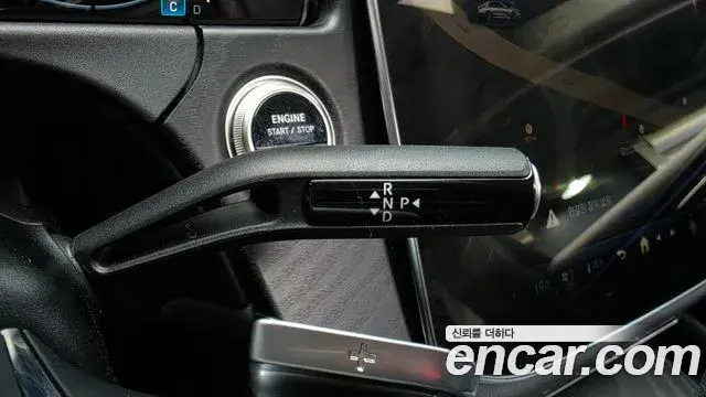 Mercedes-Benz E-Class 2025 — Photo 9/20