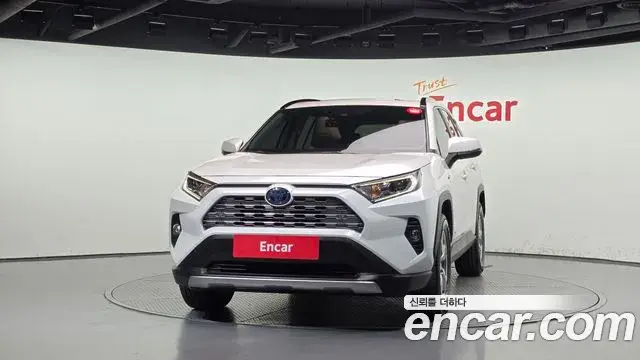 Toyota RAV4 2021 — Şəkil 3/20