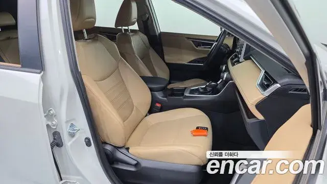 Toyota RAV4 2021 — Şəkil 11/20