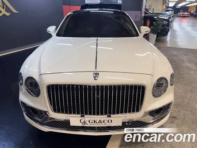 Bentley Flying Spur 2021 — ფოტო 4/20