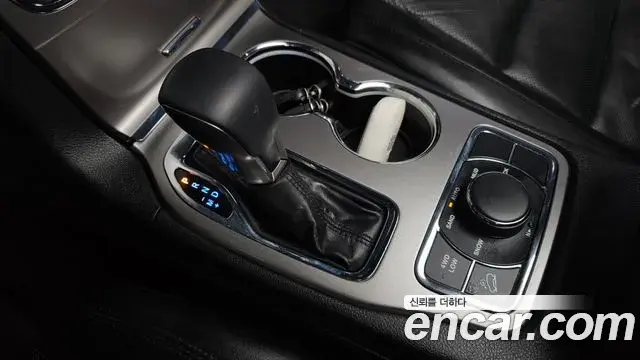 Jeep Grand Cherokee 2018 — Photo 3/30