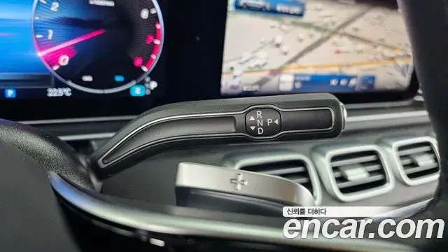 Mercedes-Benz GLE-Class 2026 — Photo 11/33