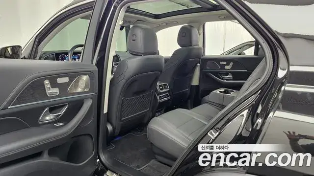 Mercedes-Benz GLE-Class 2026 — Photo 17/33