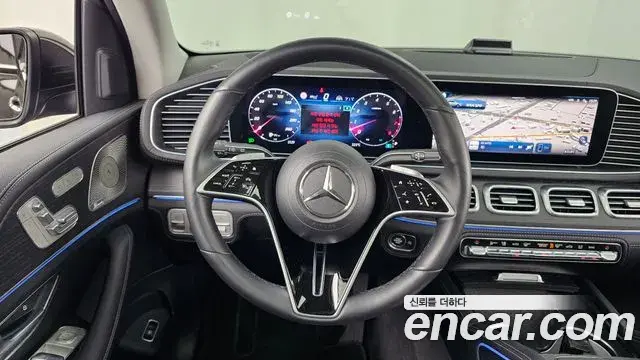 Mercedes-Benz GLE-Class 2026 — Photo 30/33