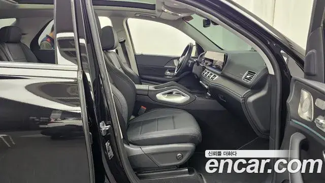 Mercedes-Benz GLE-Class 2026 — Photo 18/33