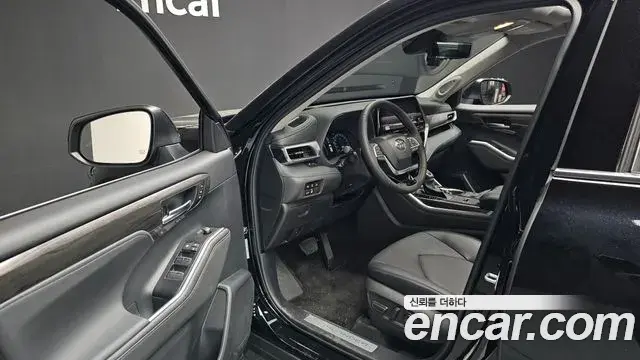 Toyota Highlander 2026 — Şəkil 32/34