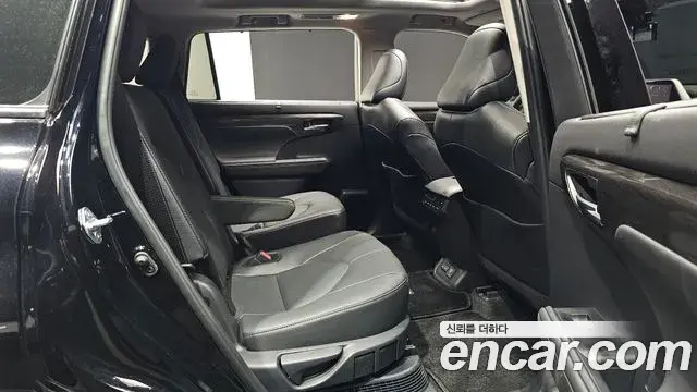 Toyota Highlander 2026 — Şəkil 25/34