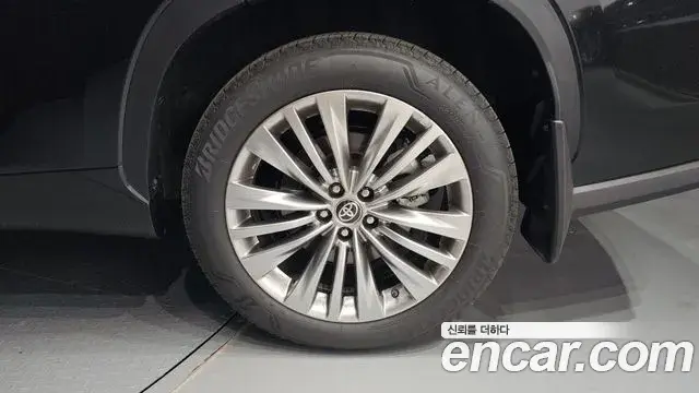 Toyota Highlander 2026 — Şəkil 15/34