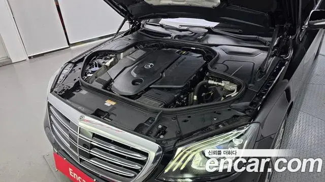 Mercedes-Benz S-Class 2018 — Photo 6/20