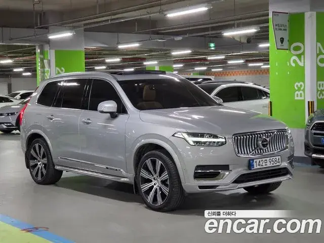 Volvo XC90 2022 — ფოტო 11/20