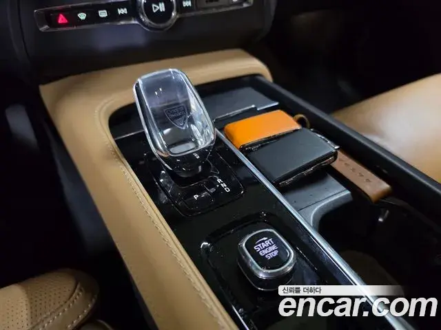 Volvo XC90 2022 — ფოტო 5/20
